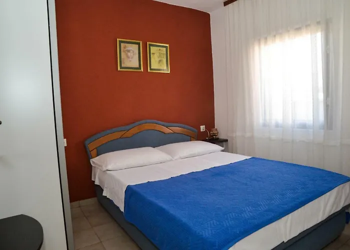 Sena Apartment *