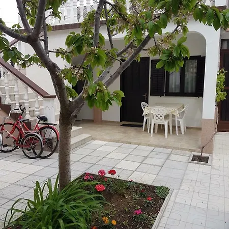Sena Apartment